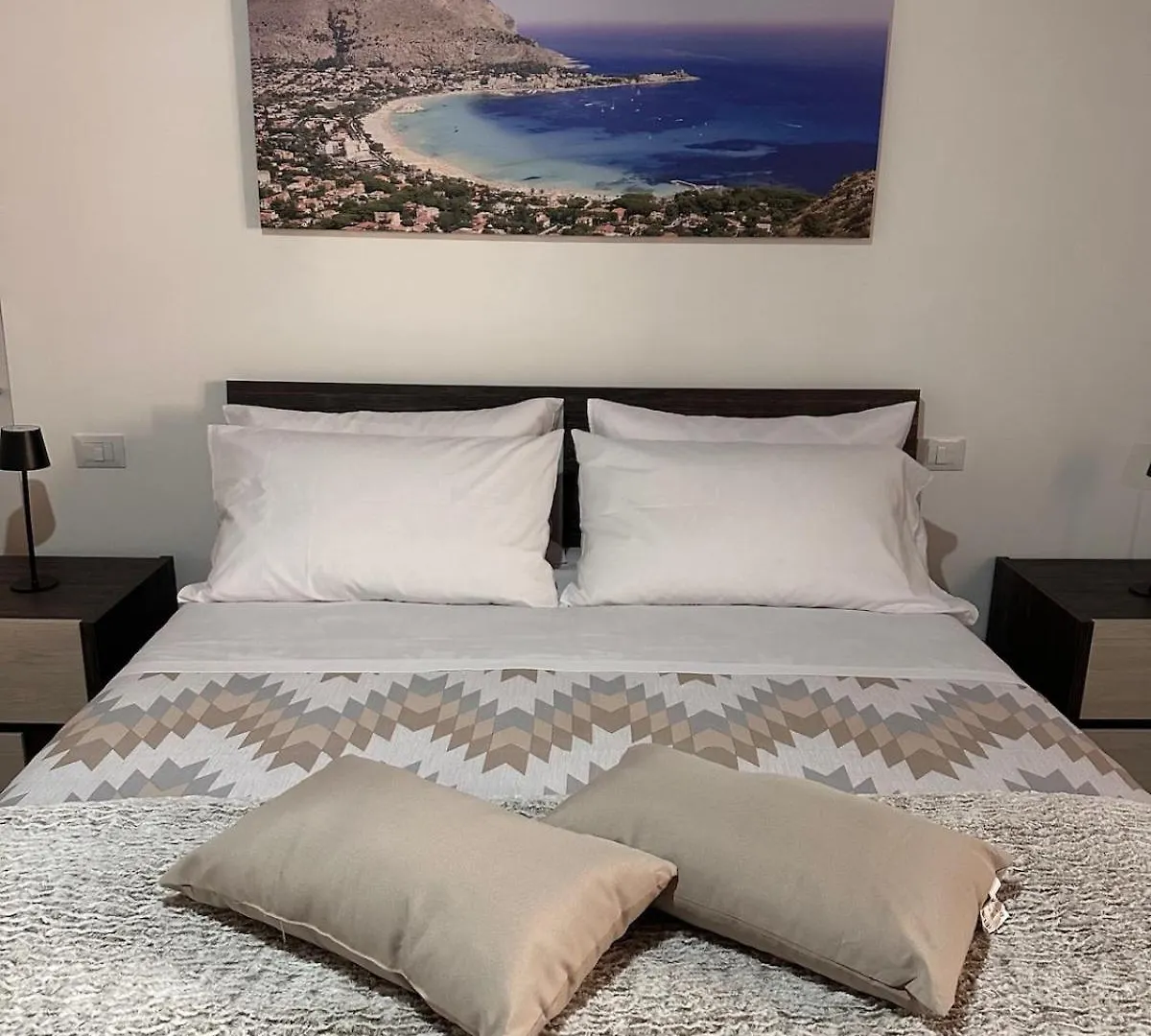 A Casa Di Frank Apartment Palermo 0*,
