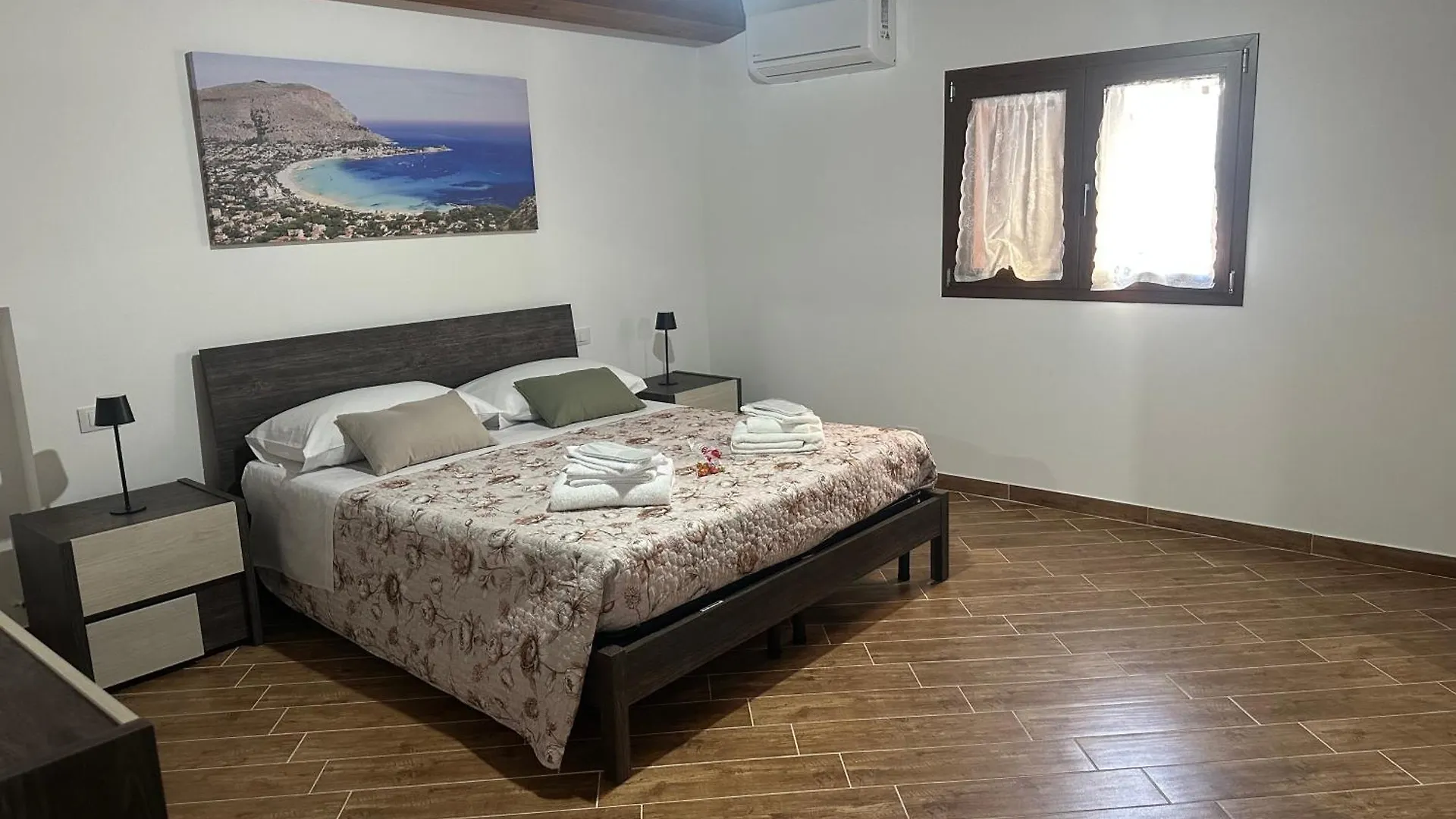 A Casa Di Frank Apartamento Palermo 0*,  Itália